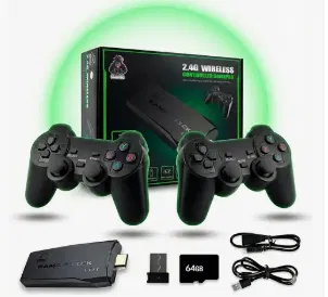 Kit completo do Game Stick 4K Retrô em fundo branco, com dispositivo e controles